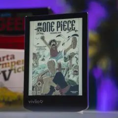 Liseuse Vivlio affichant One Piece. Un avis positif s'impose pour cette lecture !