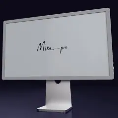 Écran BOOX Mira Pro avec inscription manuscrite "Mira pro".