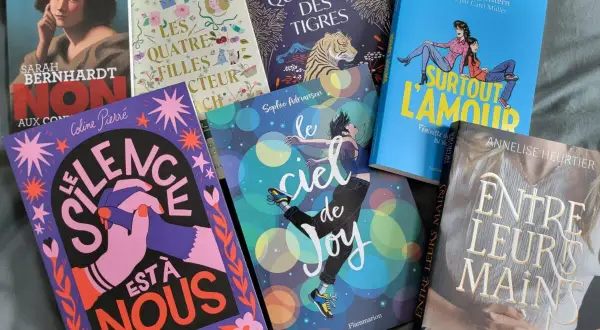 Top 10 des livres pour adolescent : "Le silence est à nous", "Le ciel de Joy", "Surtout l'amour" et d'autres récits captivants.