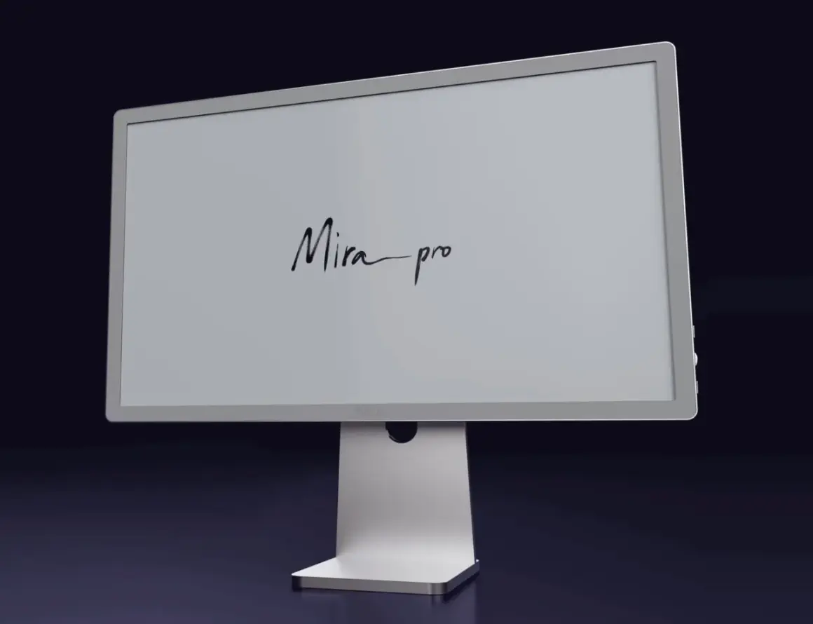 Écran BOOX Mira Pro avec inscription manuscrite "Mira pro".