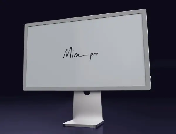 Écran BOOX Mira Pro avec inscription manuscrite "Mira pro".